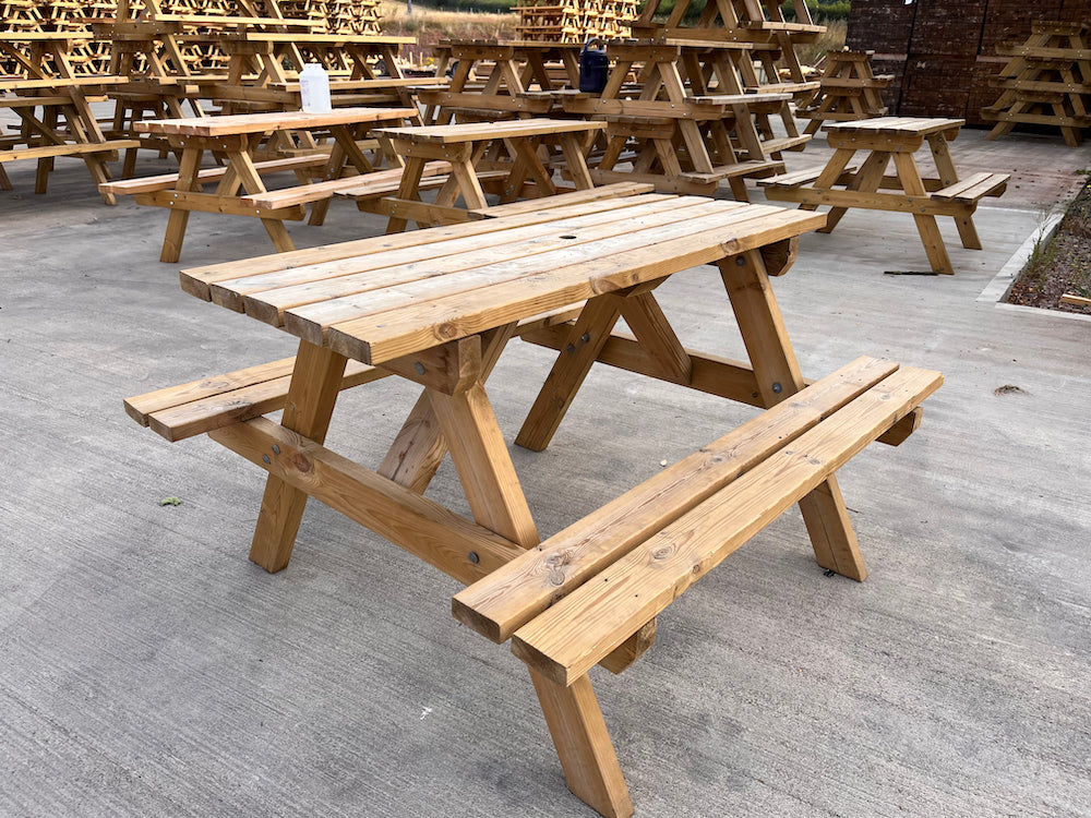 Ex-Rental Picnic Table