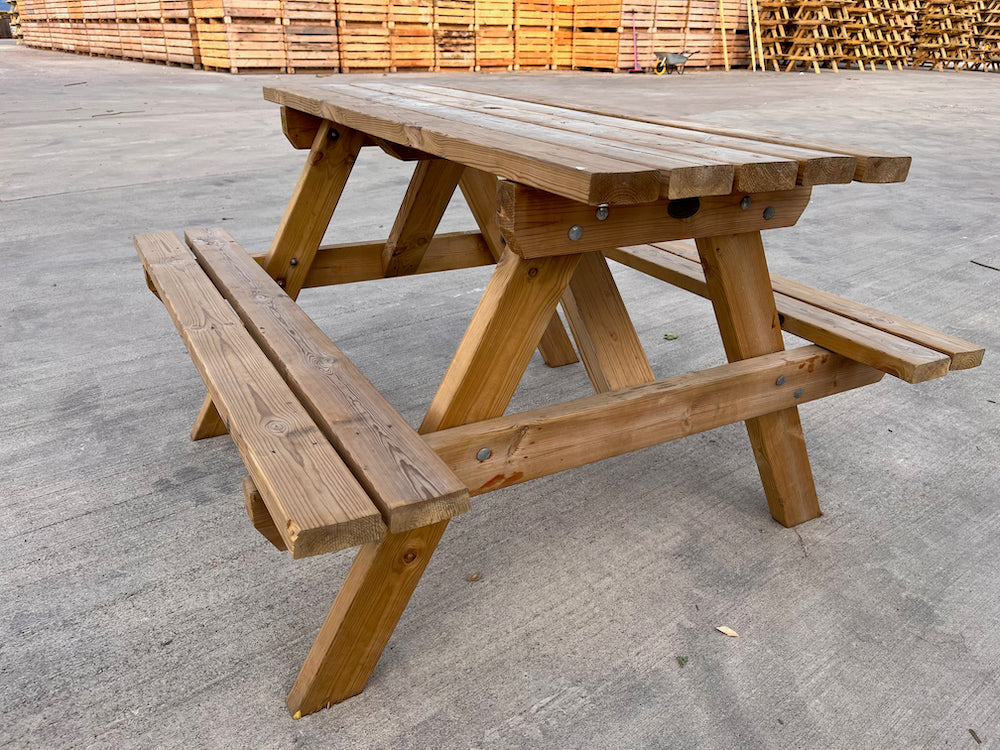 Ex-Rental Picnic Table